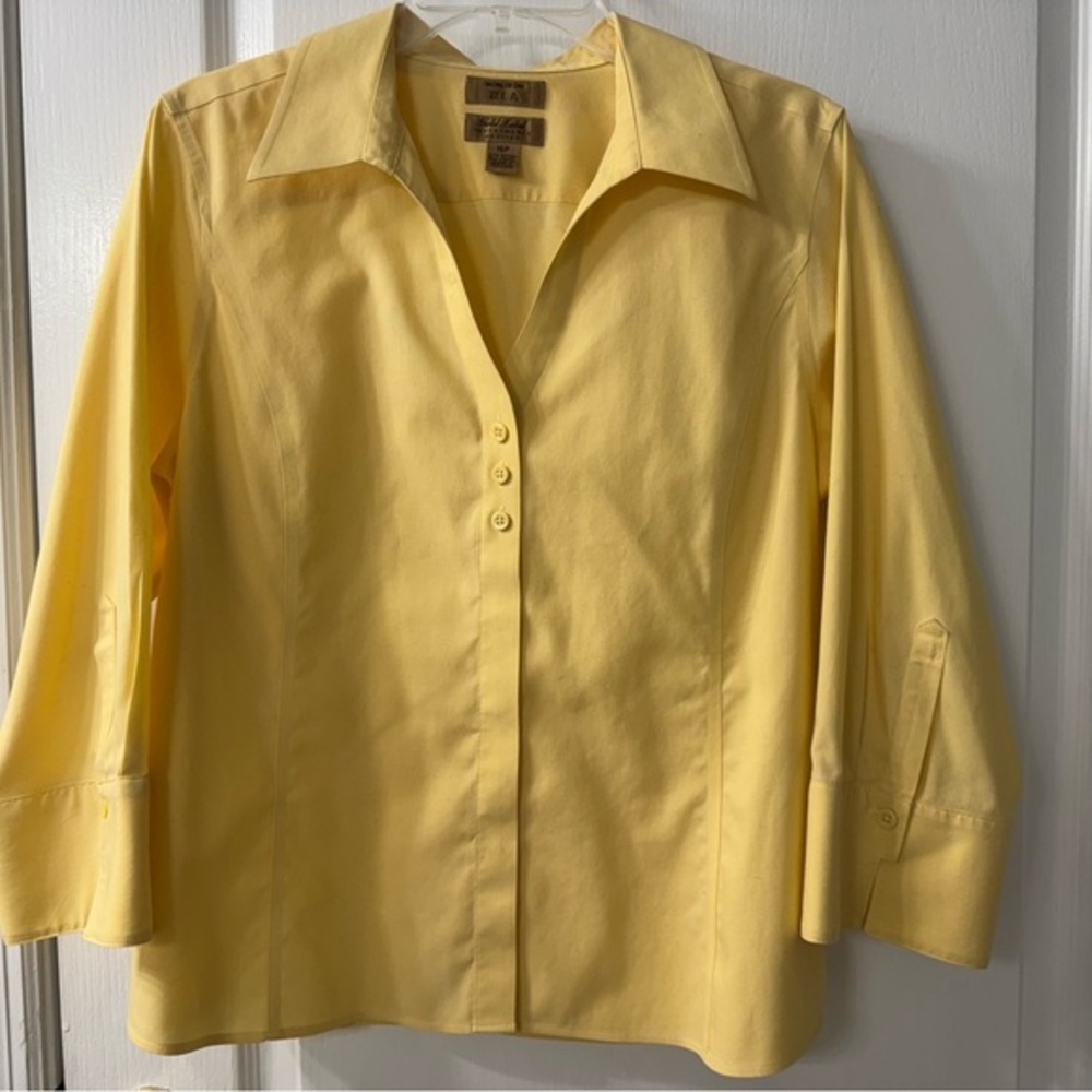 Chic Yellow Button-Up Blouse